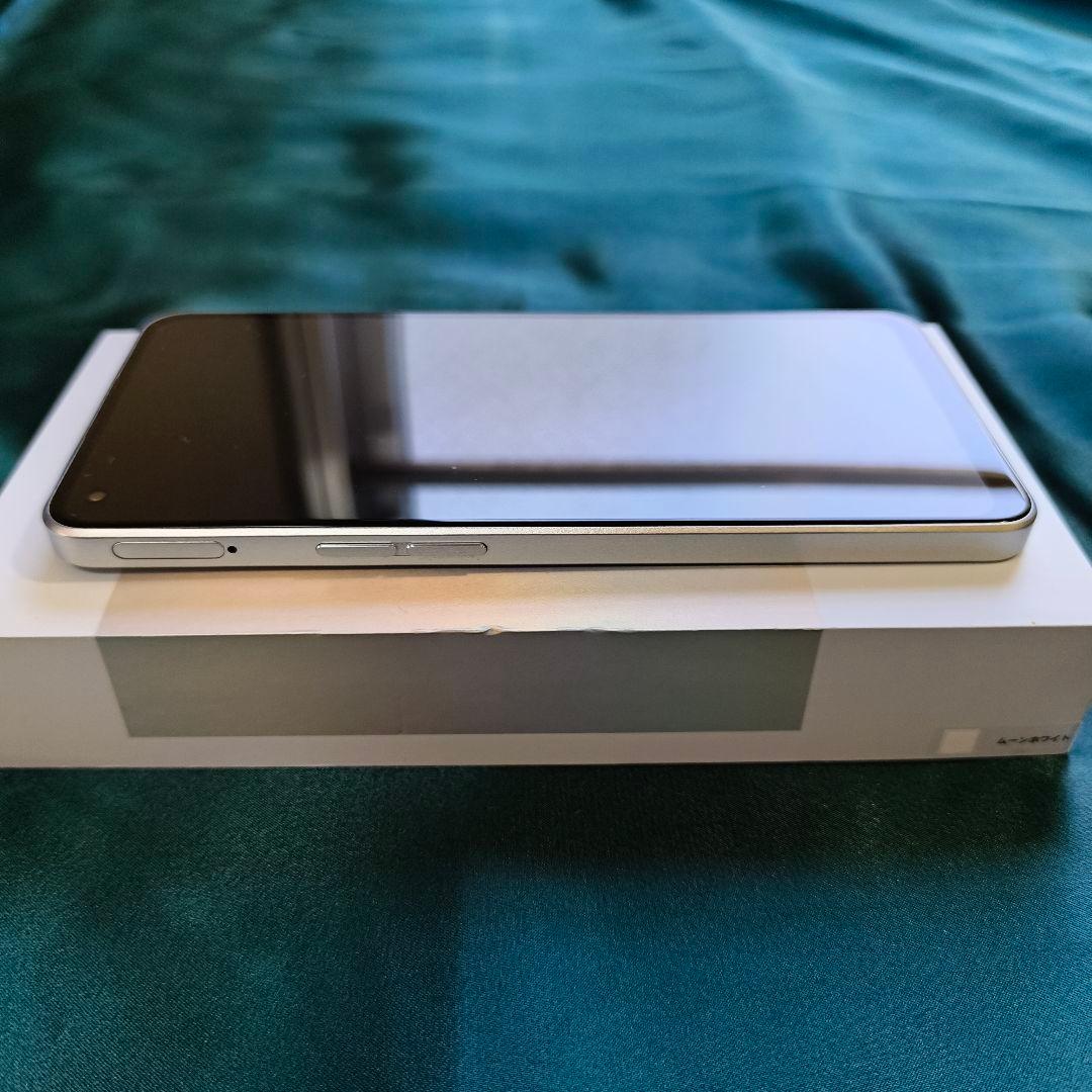 OPPO Reno9 A ムーンホワイト オマケ付 - メルカリ