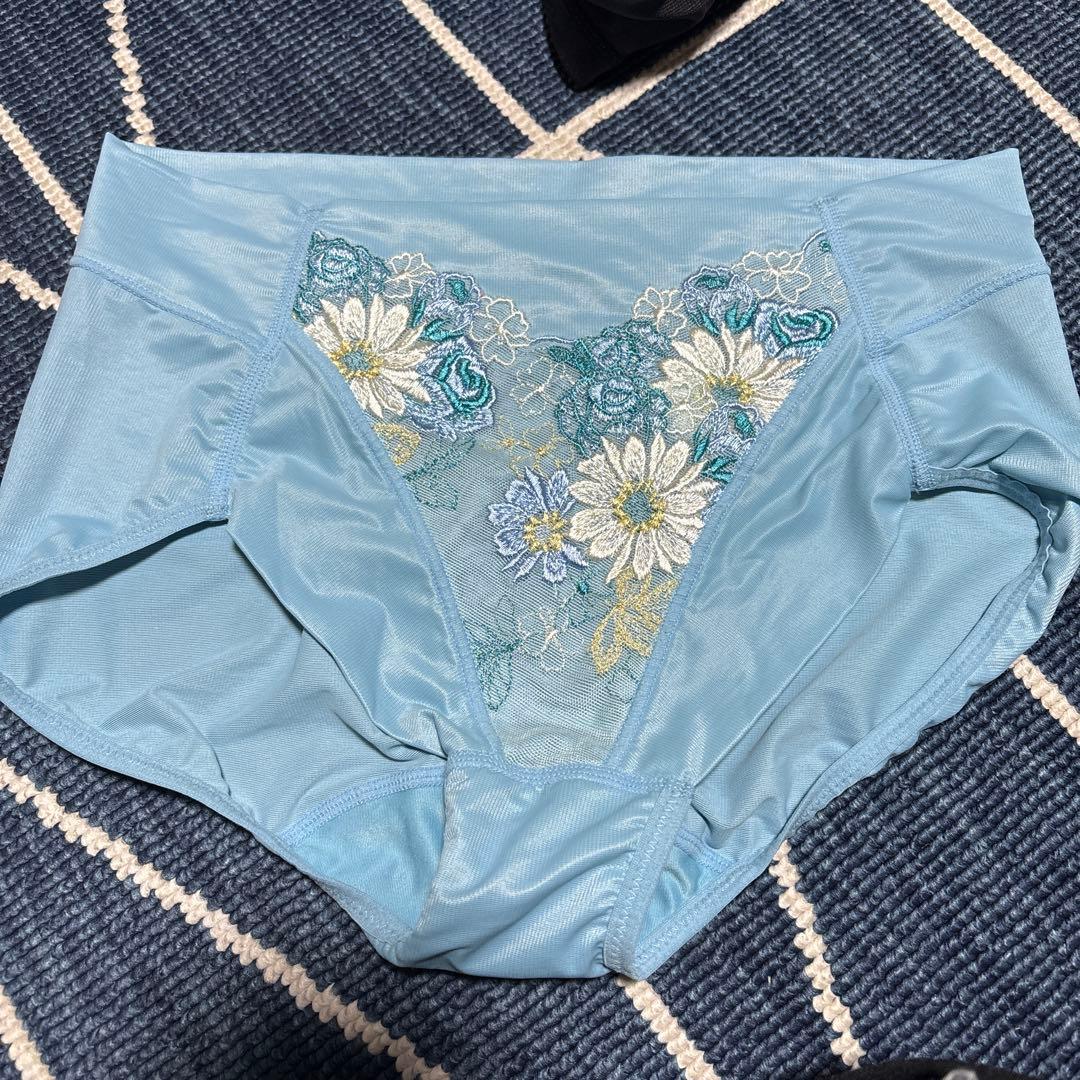 あ*み様 マルコ カーヴィシャス未使用　 モンマリエ　リュミエス　4点セット