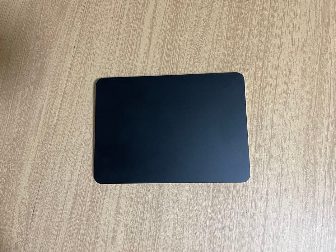 マウス・トラックボール Magic Trackpad-Black USB Type-C Magic Trackpad（USB‑C）- ブラック（Multi-Touch対応） - Apple（日本）