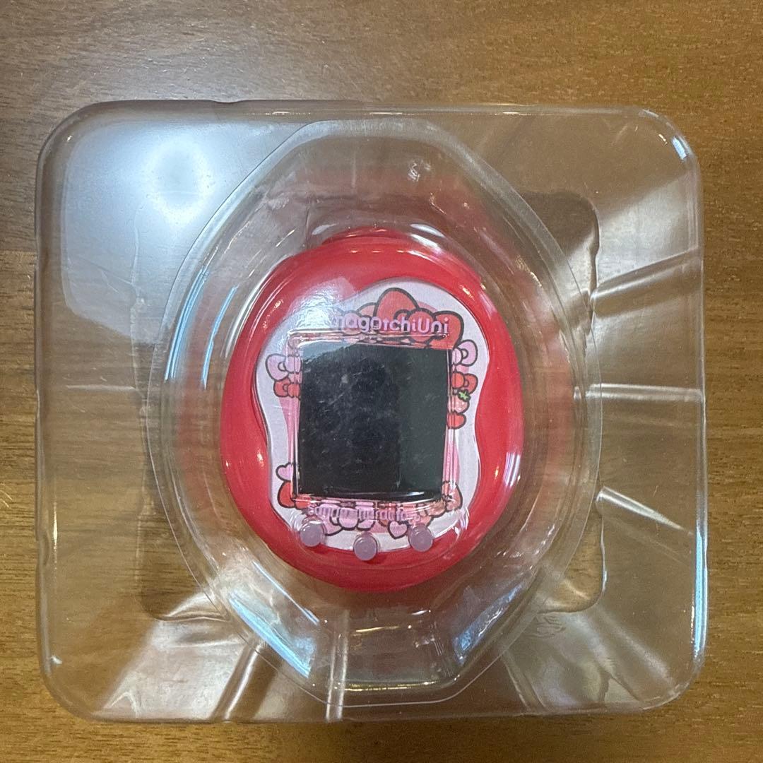 Tamagotchi Uni 赤 サンリオキャラクター付き