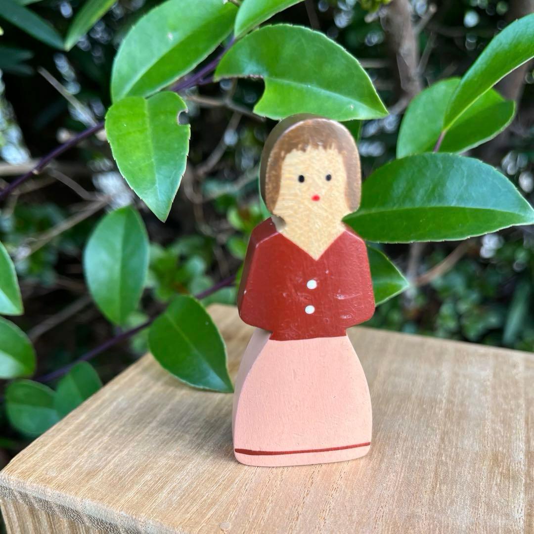 女の子　スピールフォーム Spielform ワインレッド/桃色　美品　希少 スピールフォーム Spielform 赤い屋根の家 飾り棚 希少 新品 - メルカリ