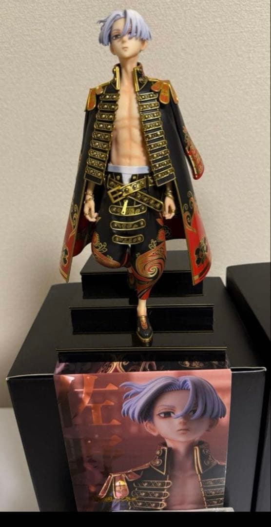 東京リベンジャーズ表紙マイキー、ドラケンセット