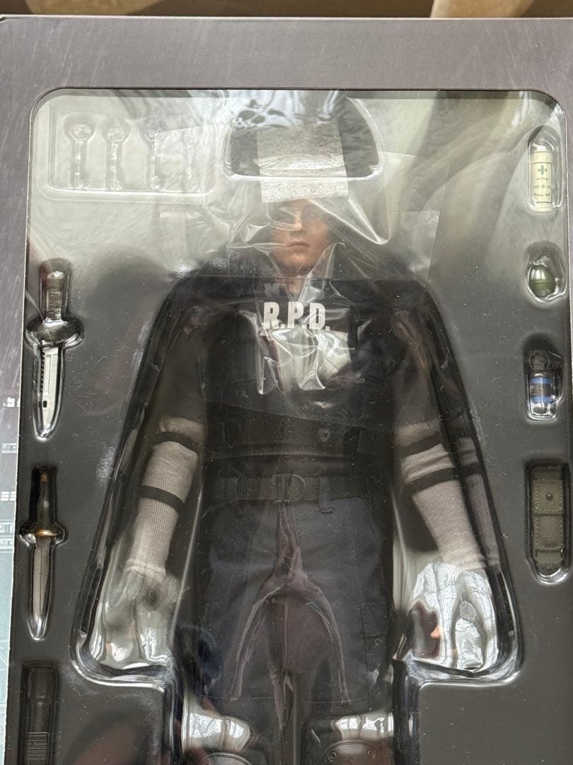 レオン　フィギュア　Damtoys