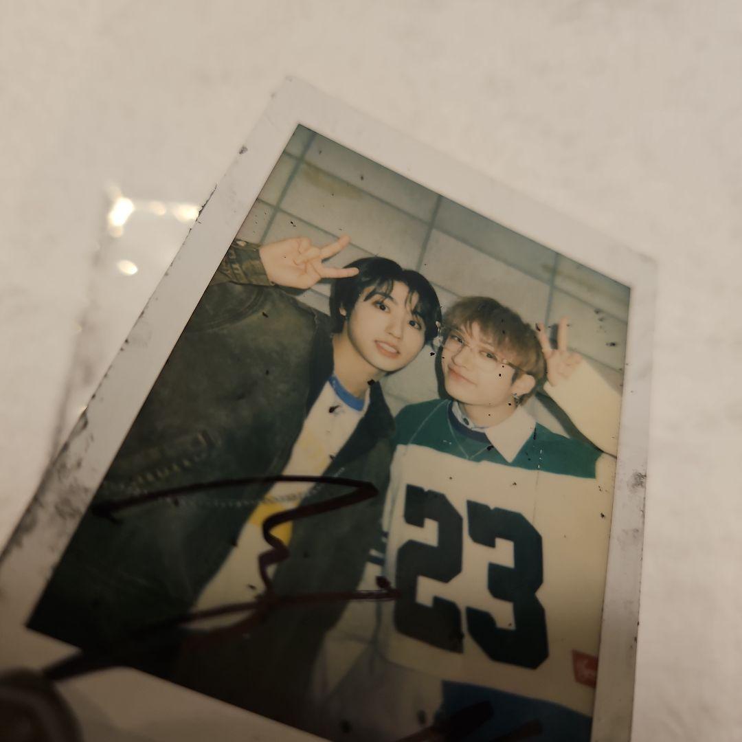 stray kids 直筆サイン入りチェキ(劣化あり) - メルカリ