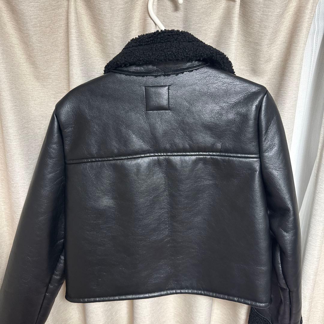 ZARA ボア襟付きブラックレザージャケット - メルカリ
