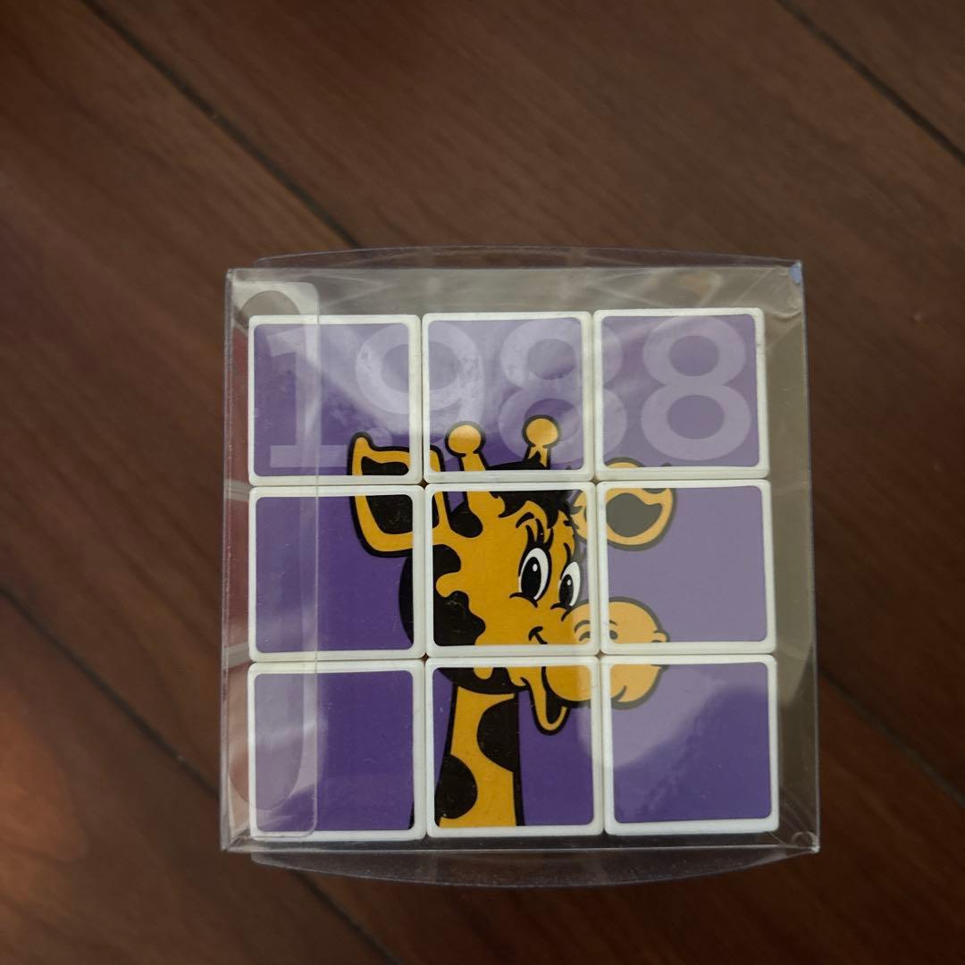 Toys R Us キリン　ルービックキューブ　非売品