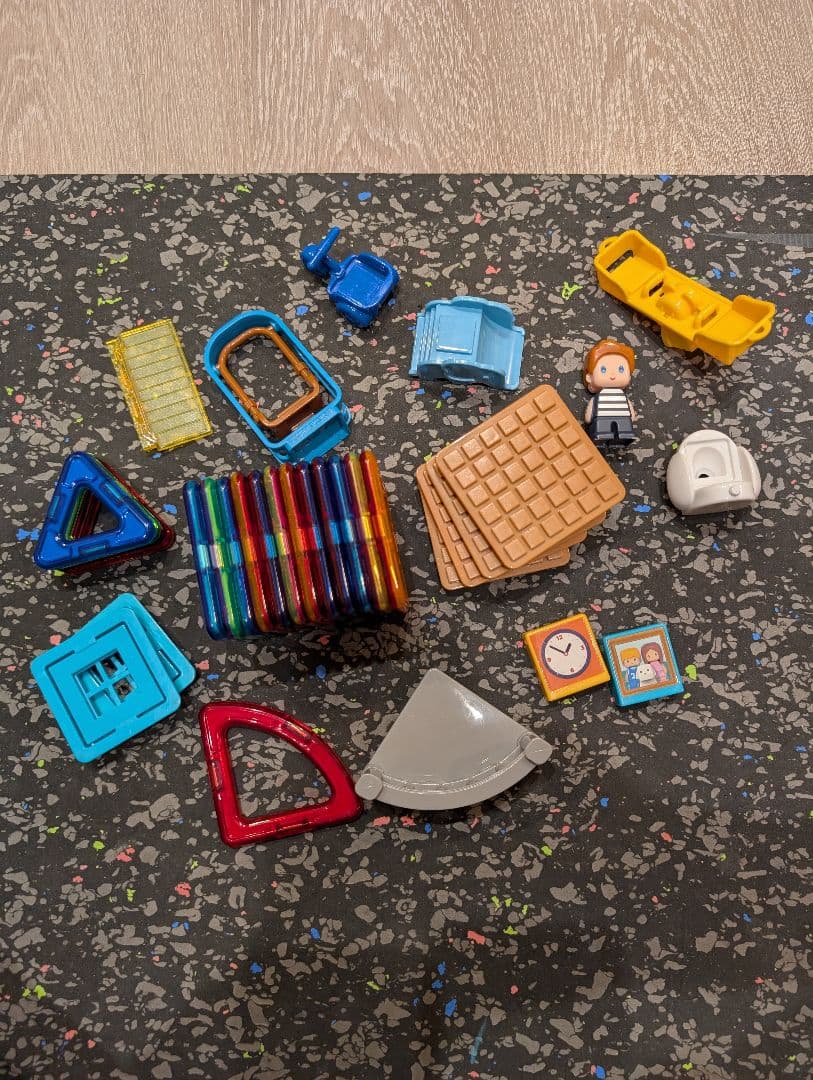 ぴまるぴ様専用マグフォーマー200ピース超 - メルカリ