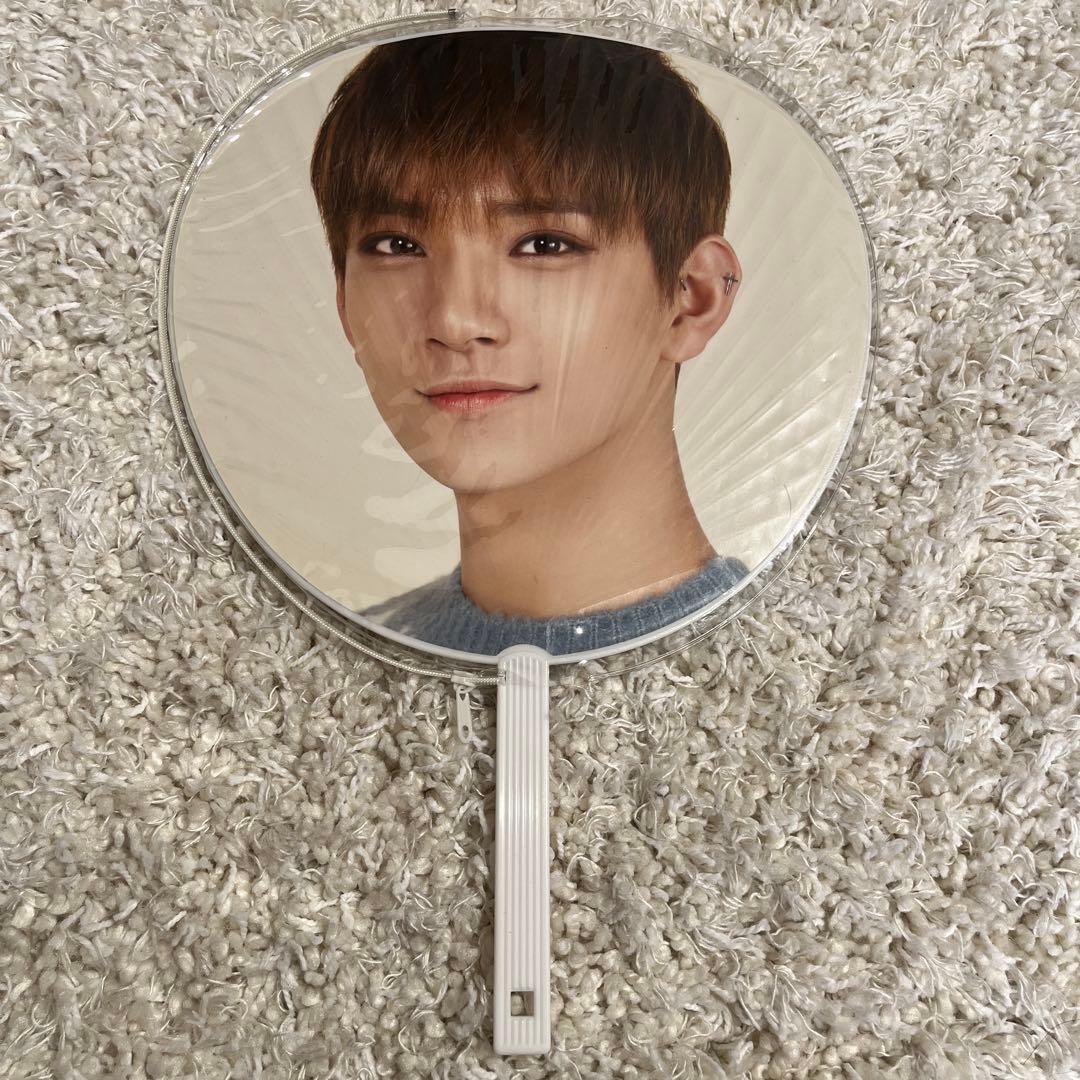 超希少】SEVENTEEN ジョシュア うちわ Say the name - メルカリ