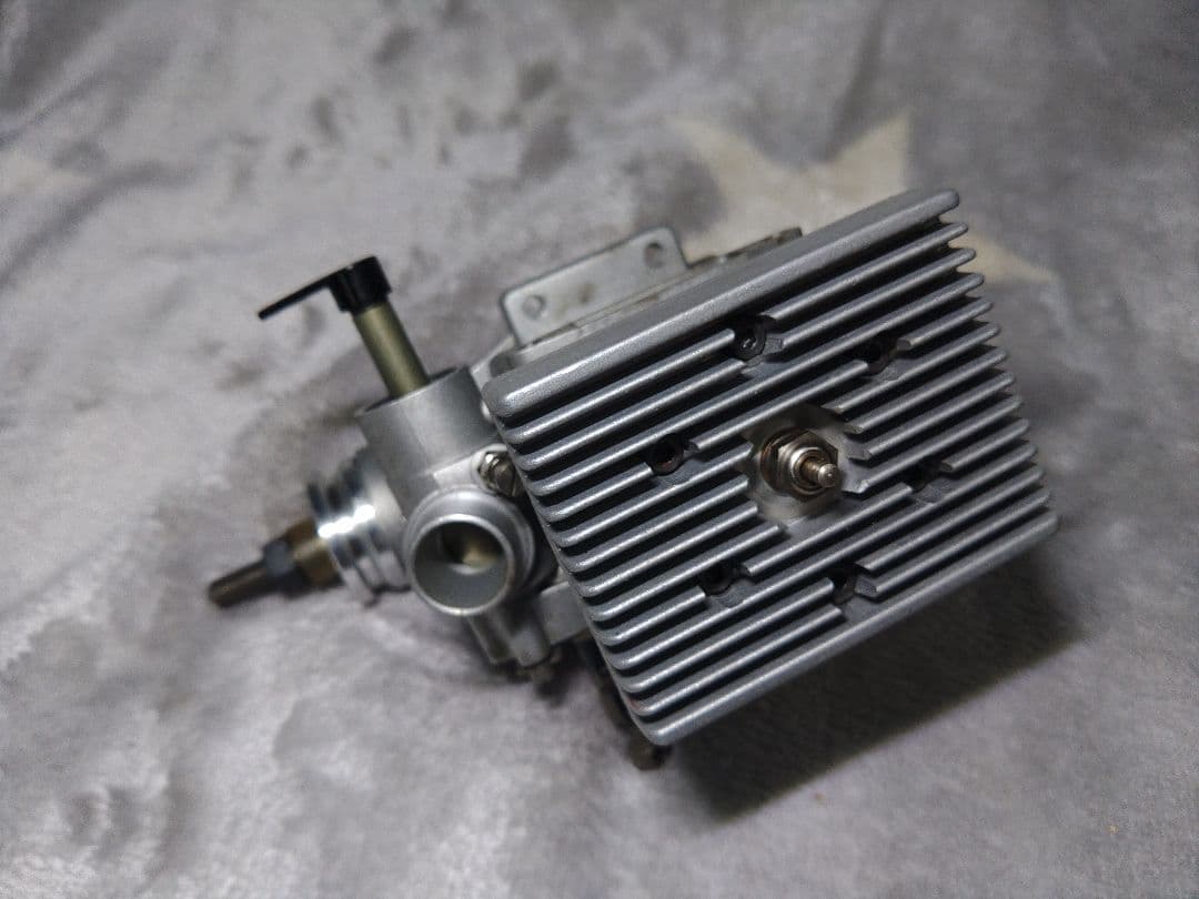 OS MAX61SFーHラジコンエンジン