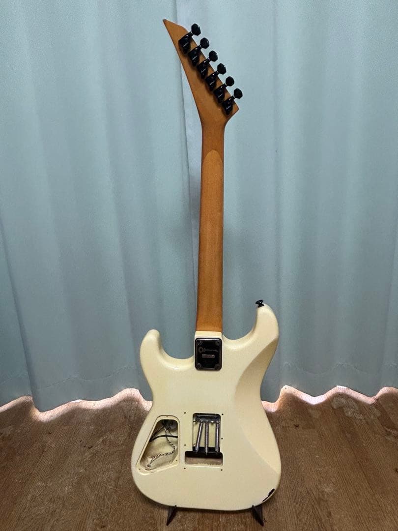 Cravel エレキギター アイボリー