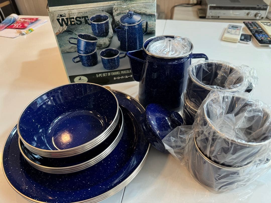 新品CAPTAINSTAG ホーローコレクターウエストシリーズ17点セット貴重品 CAPTAIN STAG（キャプテンスタッグ） 食器セット (キャリングケース付