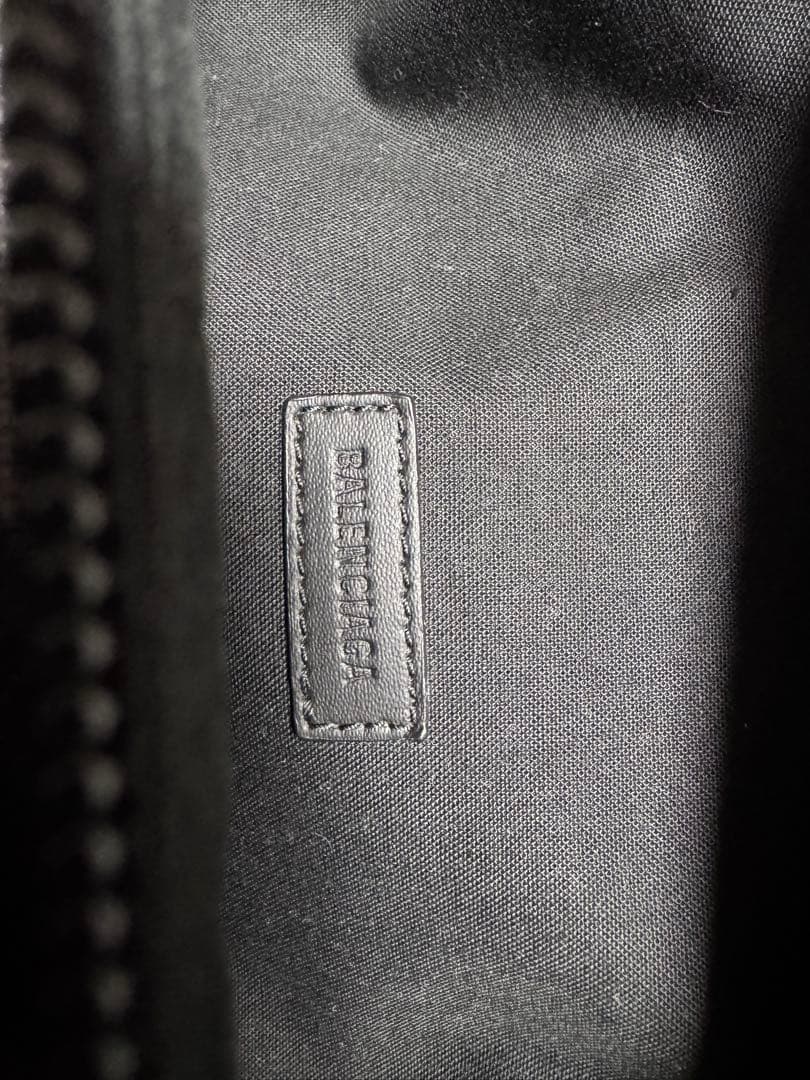 BALENCIAGA 迷彩 ボディバッグ - メルカリ