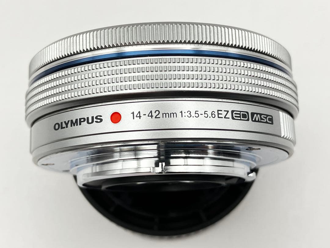 OLYMPUS OM-D E-M10 ミラーレス一眼カメラ シャッター9629回 - メルカリ