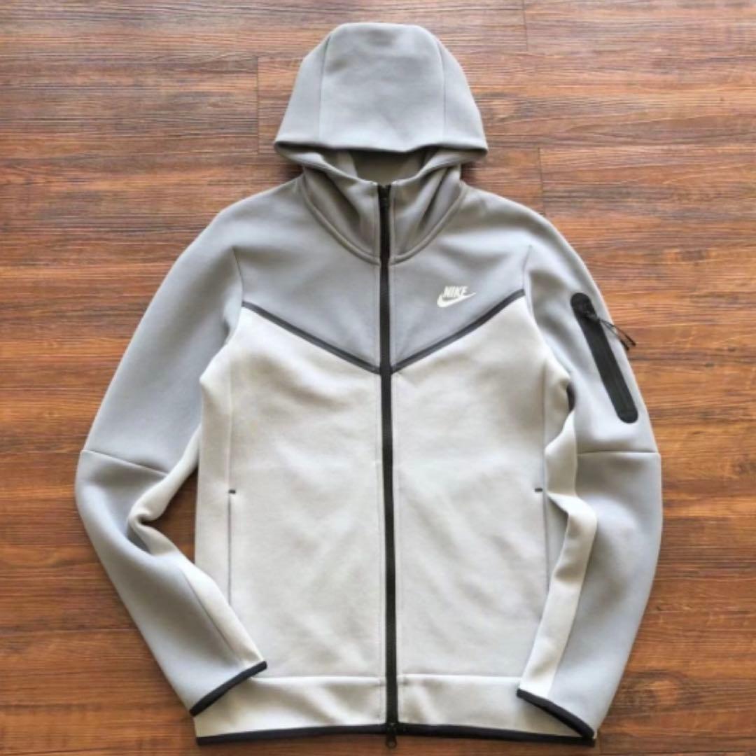 ナイキ テックフリース 上下セット Nike Tech Fleece L - メルカリ
