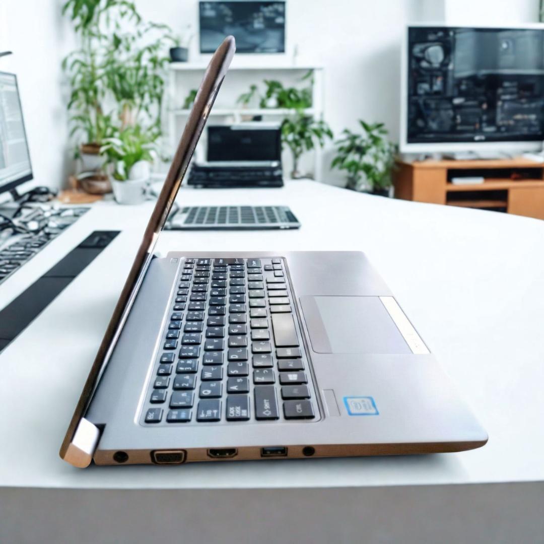 東芝 dynabook RZ63 i5 8GB SSD256GB 軽量 カメラ✨ - メルカリ