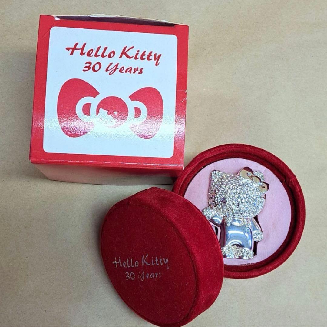 ハローキティ 30周年 ラインストーンフィギュア - メルカリ