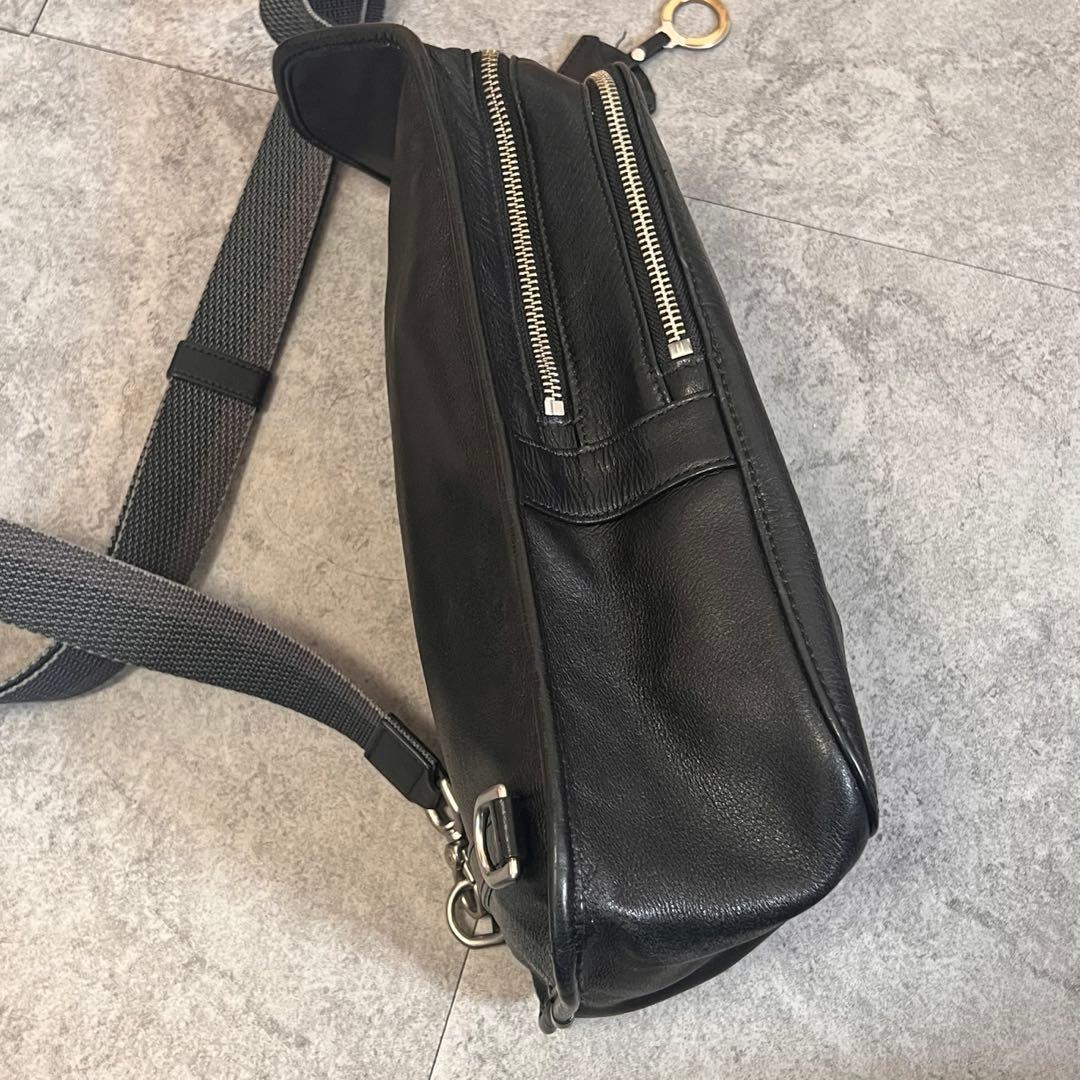 土日限定価格！ aniary ボディバッグ レザー 本革 ブラック シボ加工