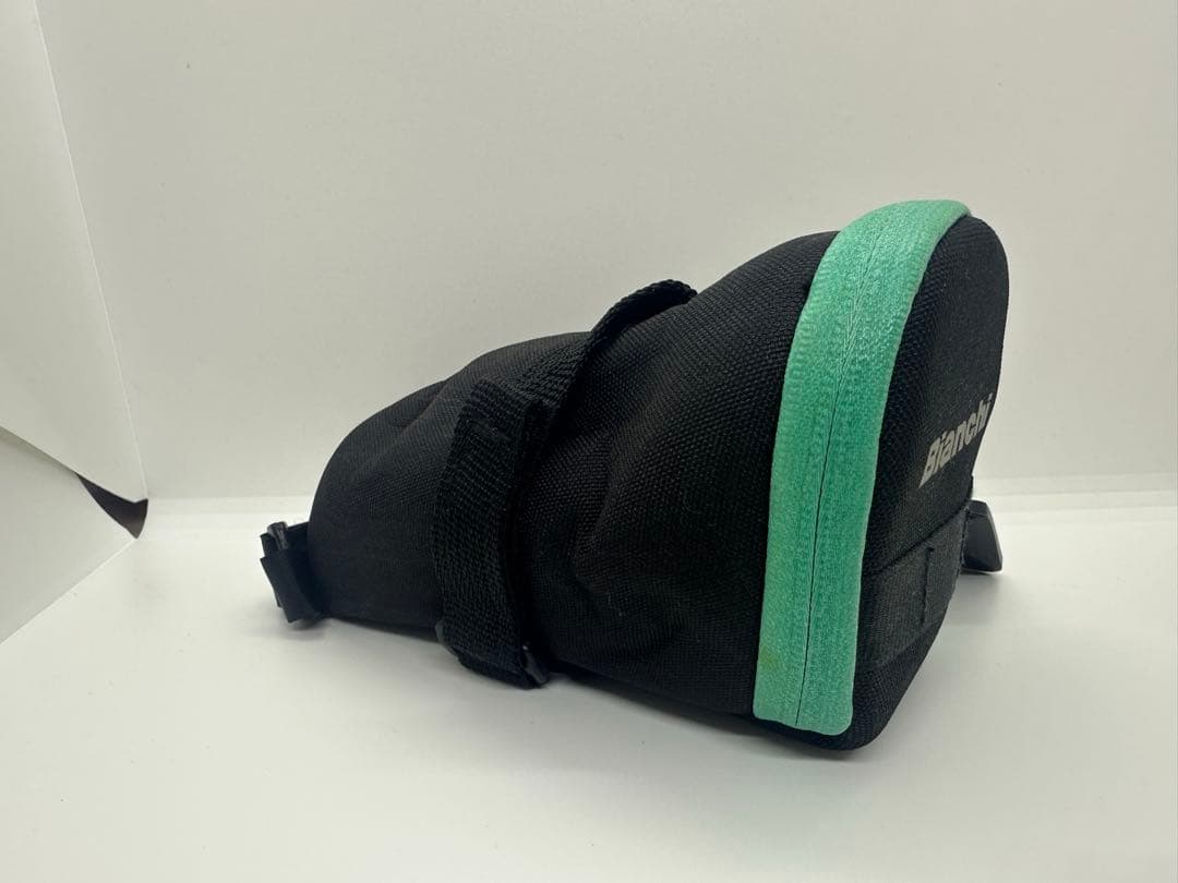 Bianchi カーボンボトルケージ2個・サドルバック・ボルトセット