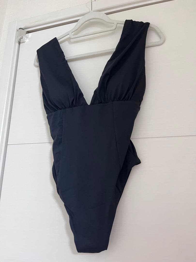 お値下げ！新品ETRETOKYO×ALEXIASTAM Vカットバストギャザー