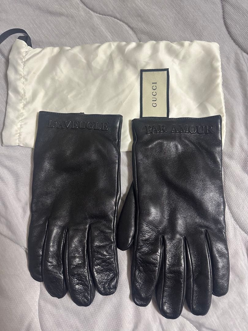 GUCCI ブラック レザー手袋 PAR AMOUR レザー グローブ ・ブラック | GUCCI公式