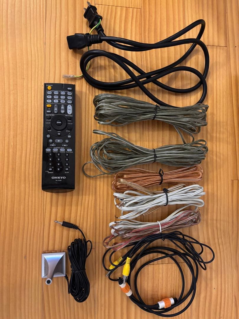 ホワイト フロア型スピーカー 5.1ch システム