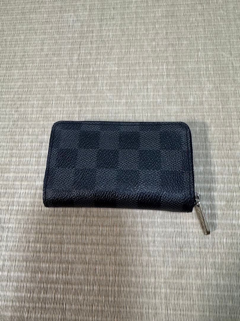 ルイヴィトン ダミエグラフィット　ジッピー　パース　カードケース Amazon | LOUIS VUITTON(ルイヴィトン) メンズ コイン ケース カード