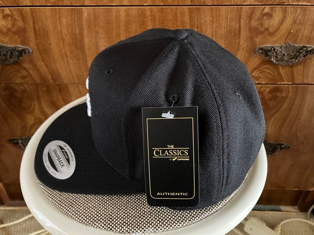 JESSE J's Logo Snapback Cap Black キャップ