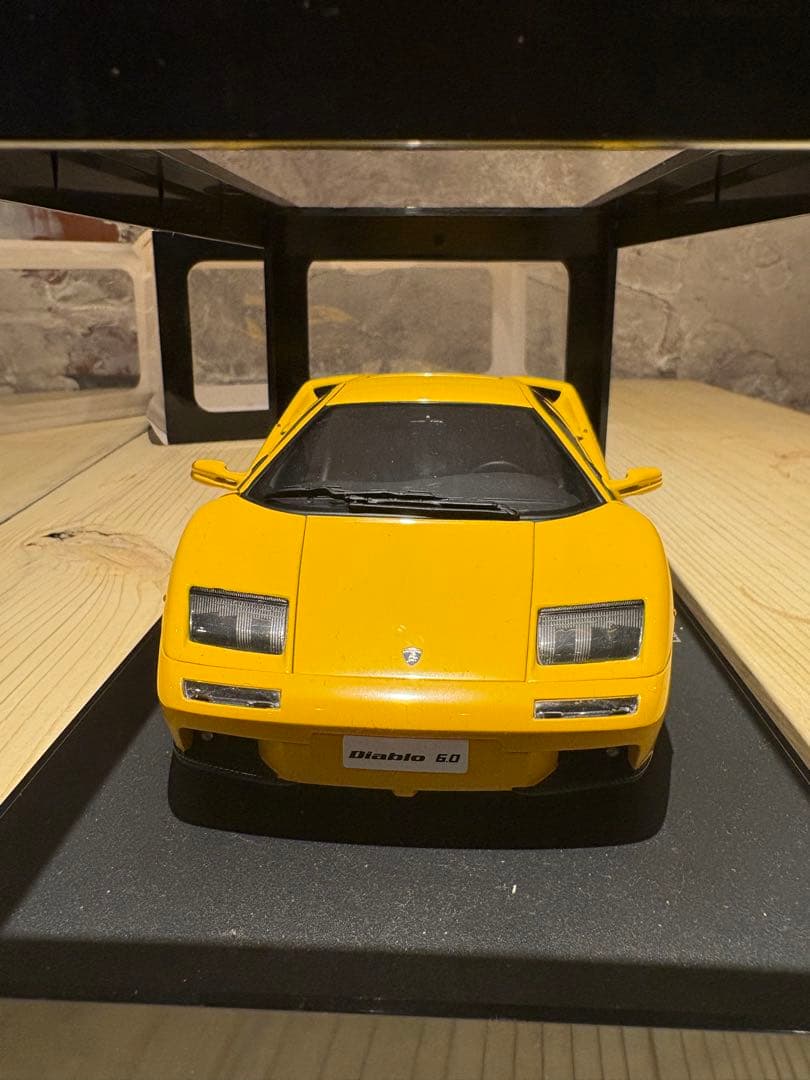 オートアート ミレニアム 1/18 ランボルギーニ ディアブロ 6.0 AUTOart 1/18 ランボルギーニ ディアブロ SV-R （SUPERFLY YELLO