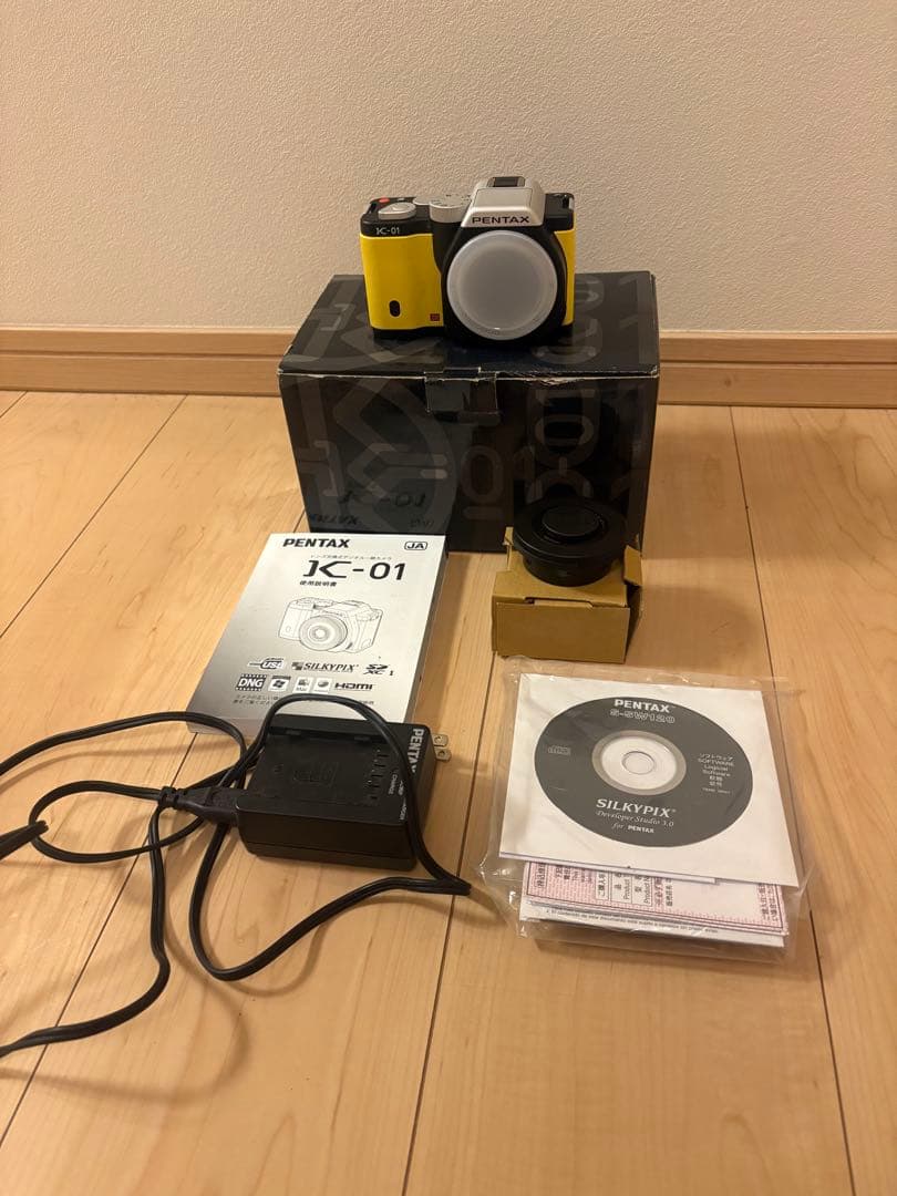 Pentax K-01 + DA 40mm F2.8 XSキット Excellent+++] PENTAX K-01 Lens Kit DA40mmF2.8XS White x Blue | eBay