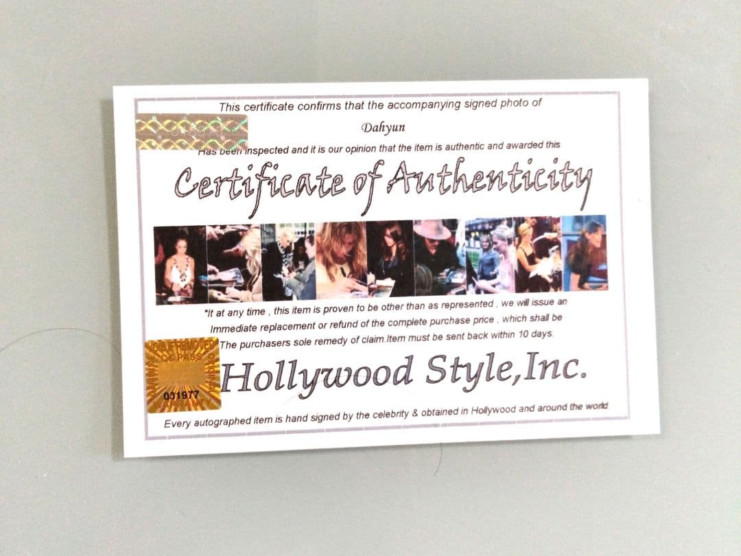 セール中…ダヒョン直筆サイン入り2Lサイズ写真…TWICE…DAHYUN - メルカリ