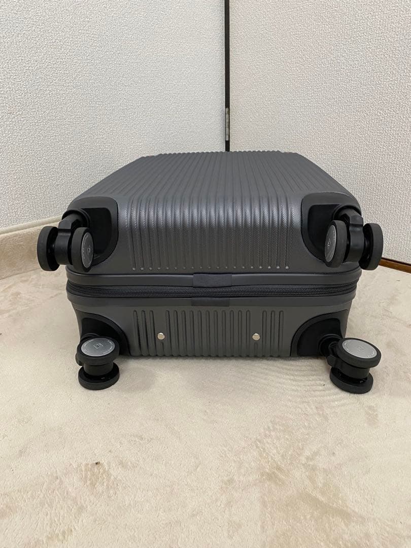 【展示品】SWISS MILITARY 機内持ち込みサイズ　キャリー　38.5L