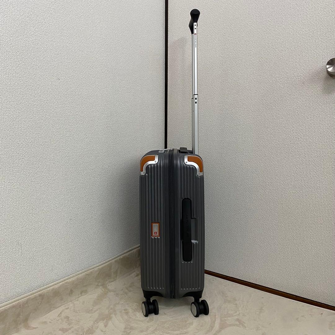【展示品】SWISS MILITARY 機内持ち込みサイズ　キャリー　38.5L
