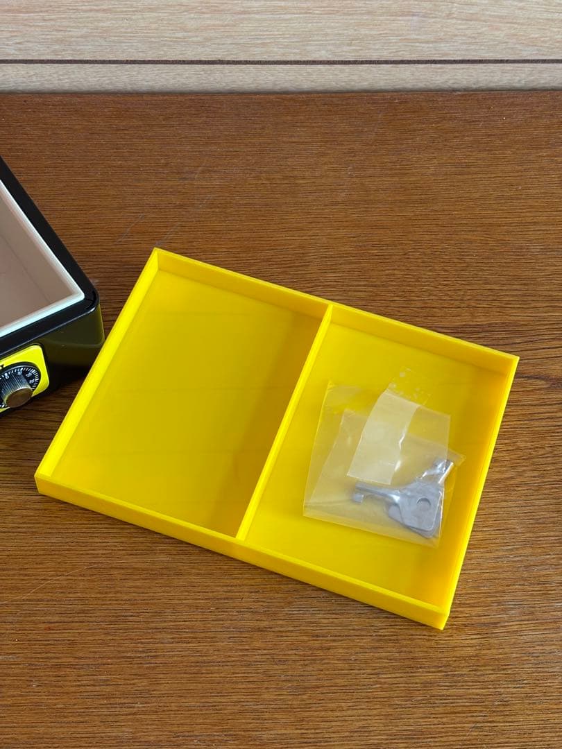 【美品・希少！】ミッキーマウス　ミニ金庫　手持ち金庫