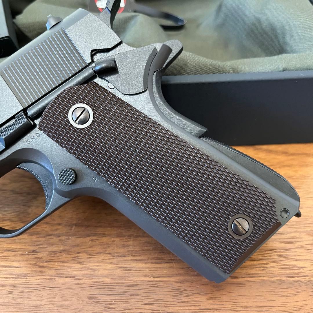 極美品 東京マルイ M1911A1 ガスガン 予備マガジン付き ガバメント