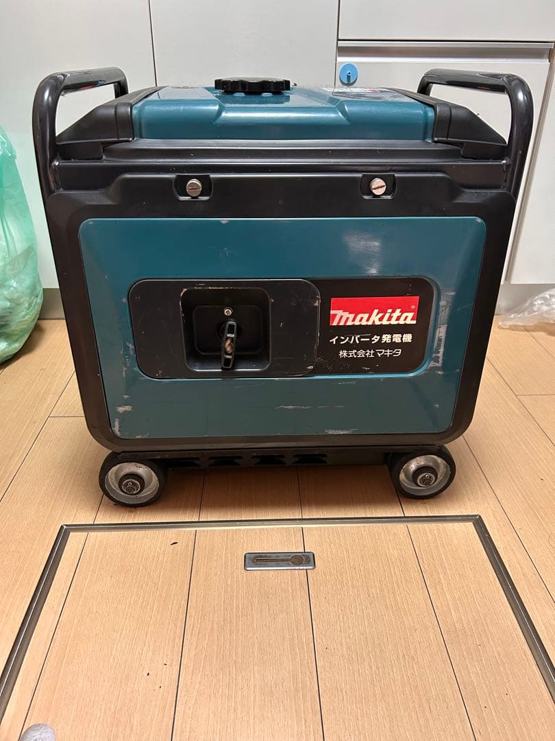 マキタ　インバーター発電機　G250IS 超低騒音型 マキタ G250IS 防音型インバータ発電機 ウエダ金物【公式サイト】