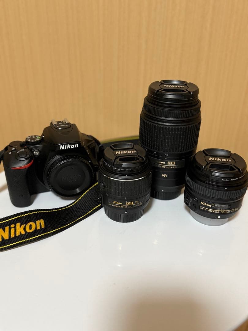 Nikon D5500 極上美品｜シャッター1845枚｜純正レンズ3本付属品完備 Nikon D5500 極上美品｜シャッター1845枚｜純正レンズ3本付属品完備