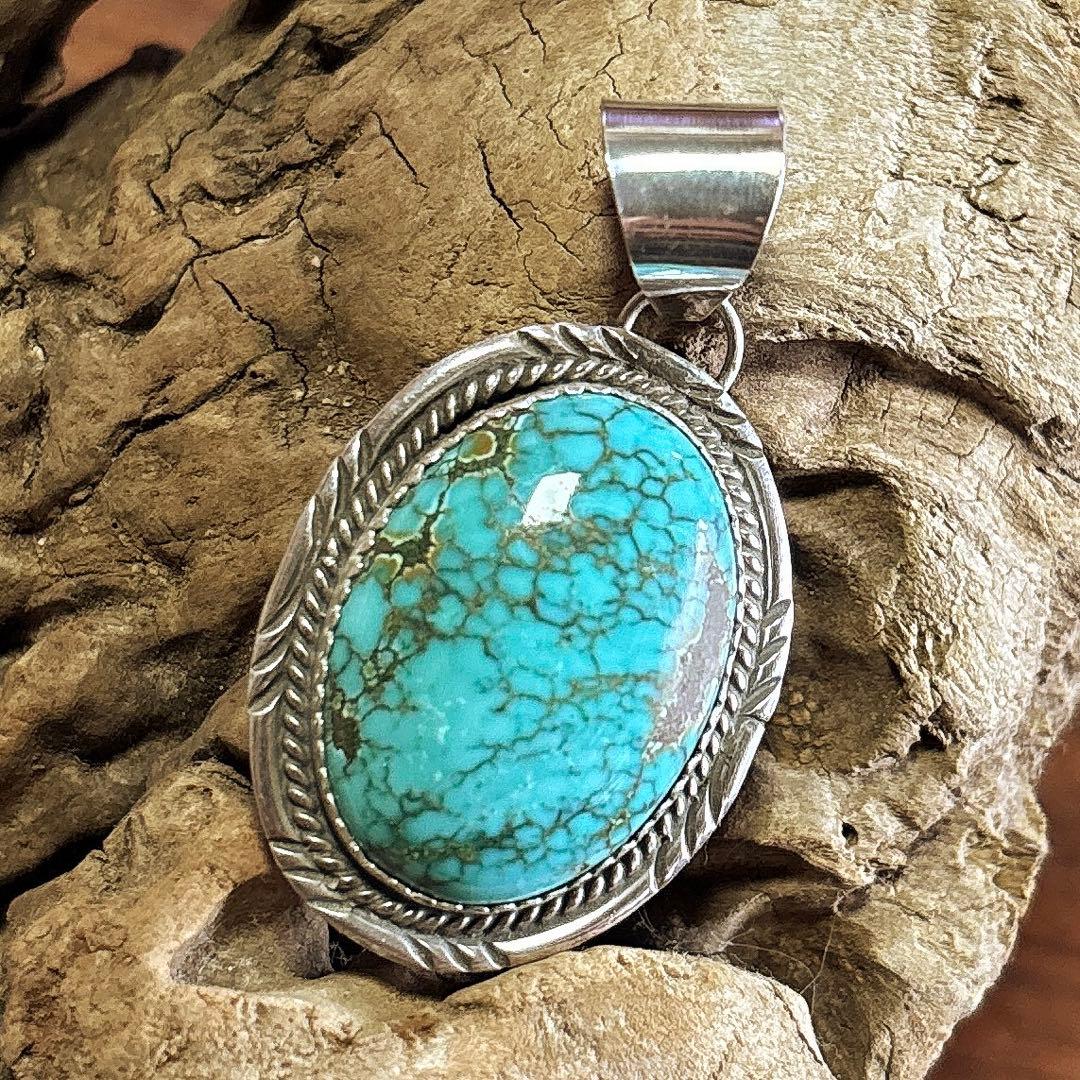 ナバホ インディアンジュエリー ナンバーエイト ターコイズ ペンダント