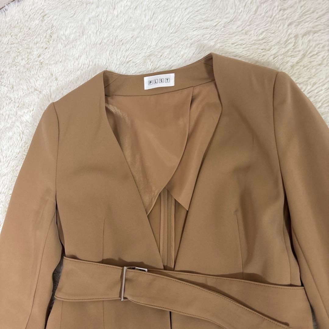 美品 プラステ ノーカラー セットアップXS ベージュ ポリエステル