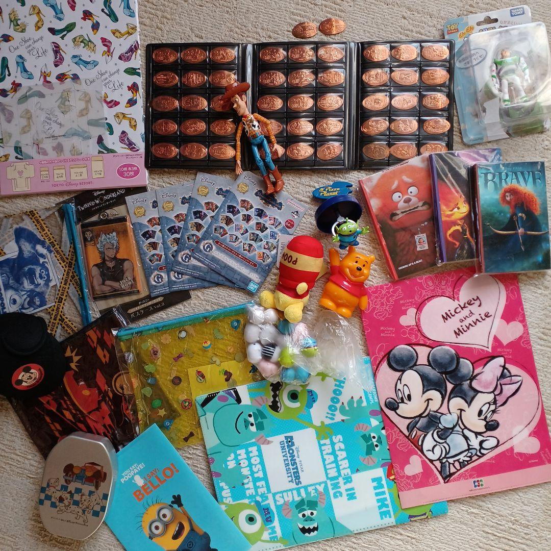 ディズニーグッズ　フィギュア　メダル　ガチャ　弁当箱　大量まとめ売りセット