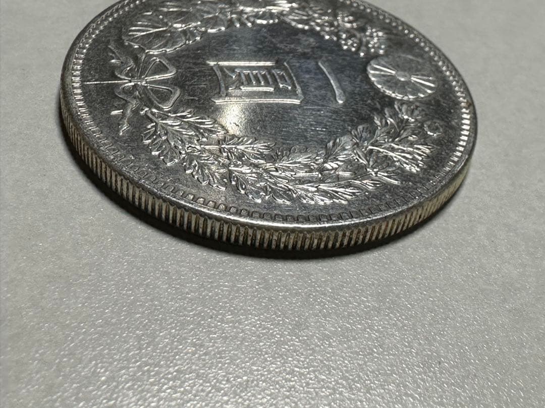 【本物保証】　極美品　トーン　一圓銀貨　明治35年銘　26.90g