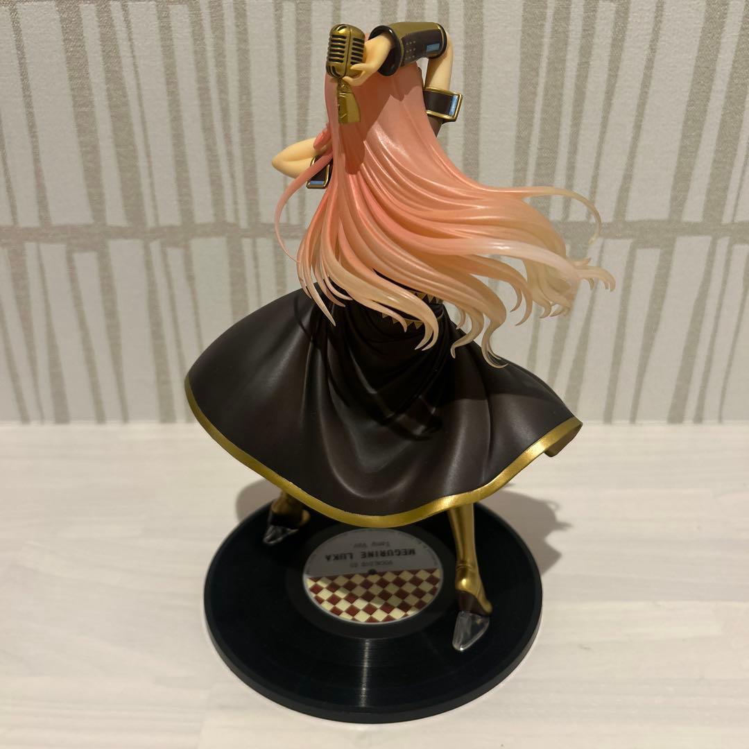 巡音ルカ 1/7スケールフィギュア Tony ver.