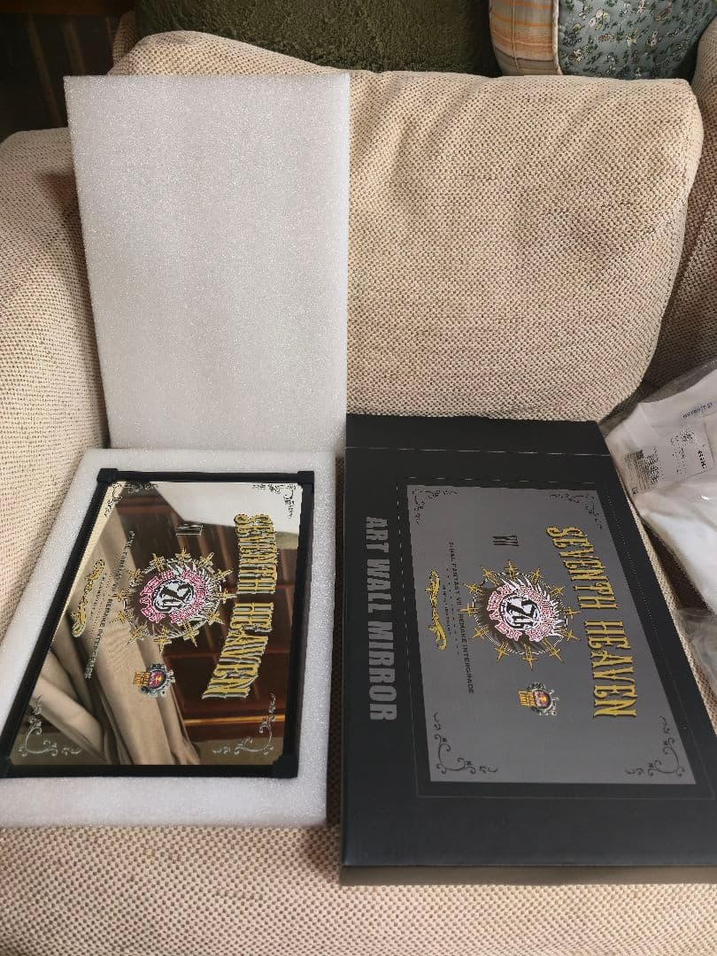 FF7 REMAKE アートミラー レッドブル限定100個 - メルカリ