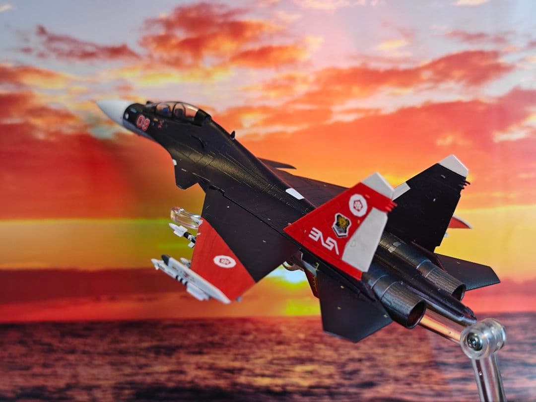 1/144 エースコンバット Su-30 ミハイ仕様 仕上げ改造品 電飾 - メルカリ