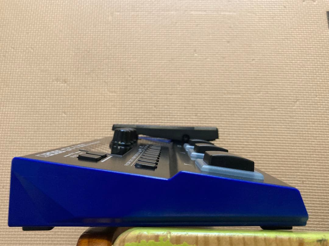 【ほぼ未使用/美品！】BOSS GT-1 マルチエフェクター