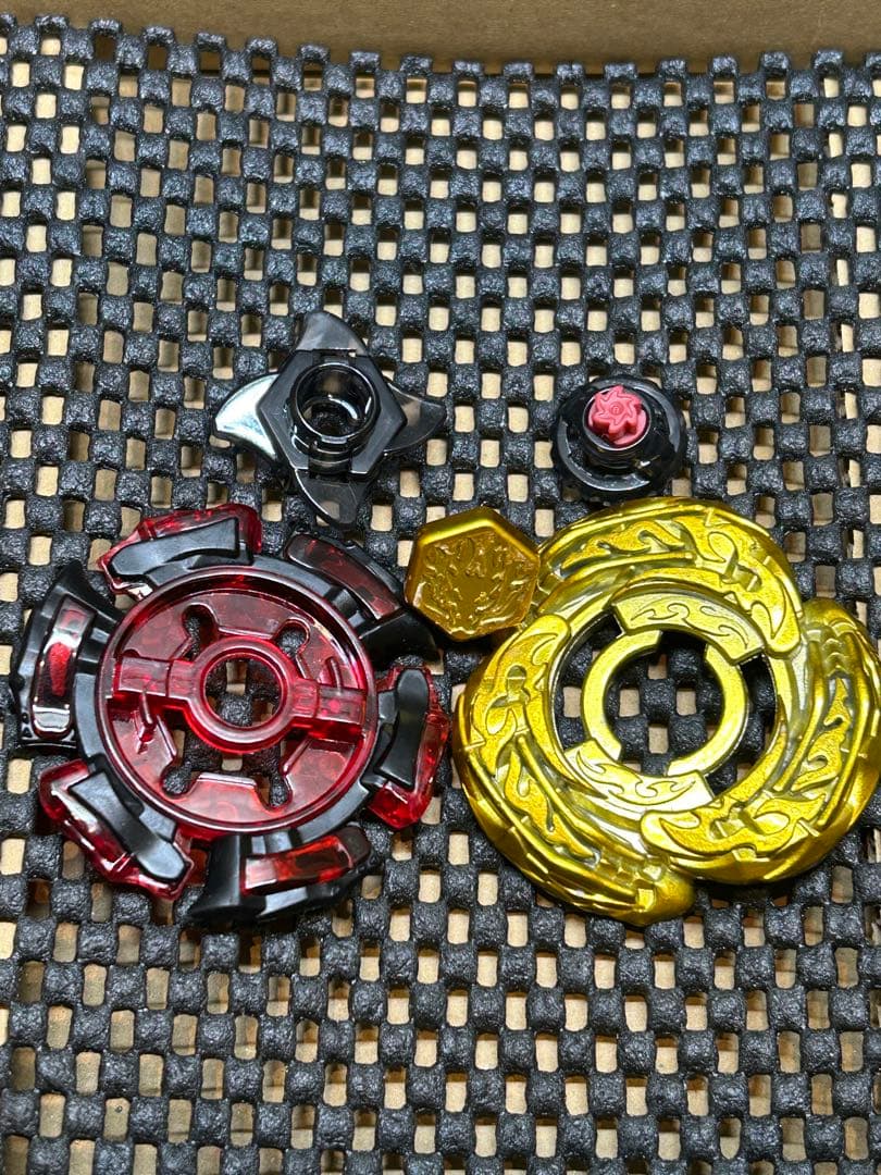 国内正規品　メタルファイトベイブレード　エルドラゴデストロイ　ゴールドアーマード