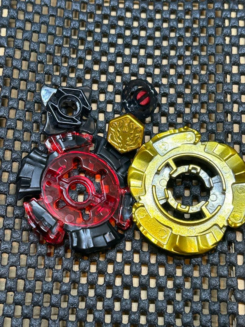 国内正規品　メタルファイトベイブレード　エルドラゴデストロイ　ゴールドアーマード