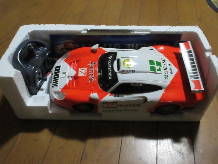 PORSCHE 911 GT1　1/14スケール　ポルシェ