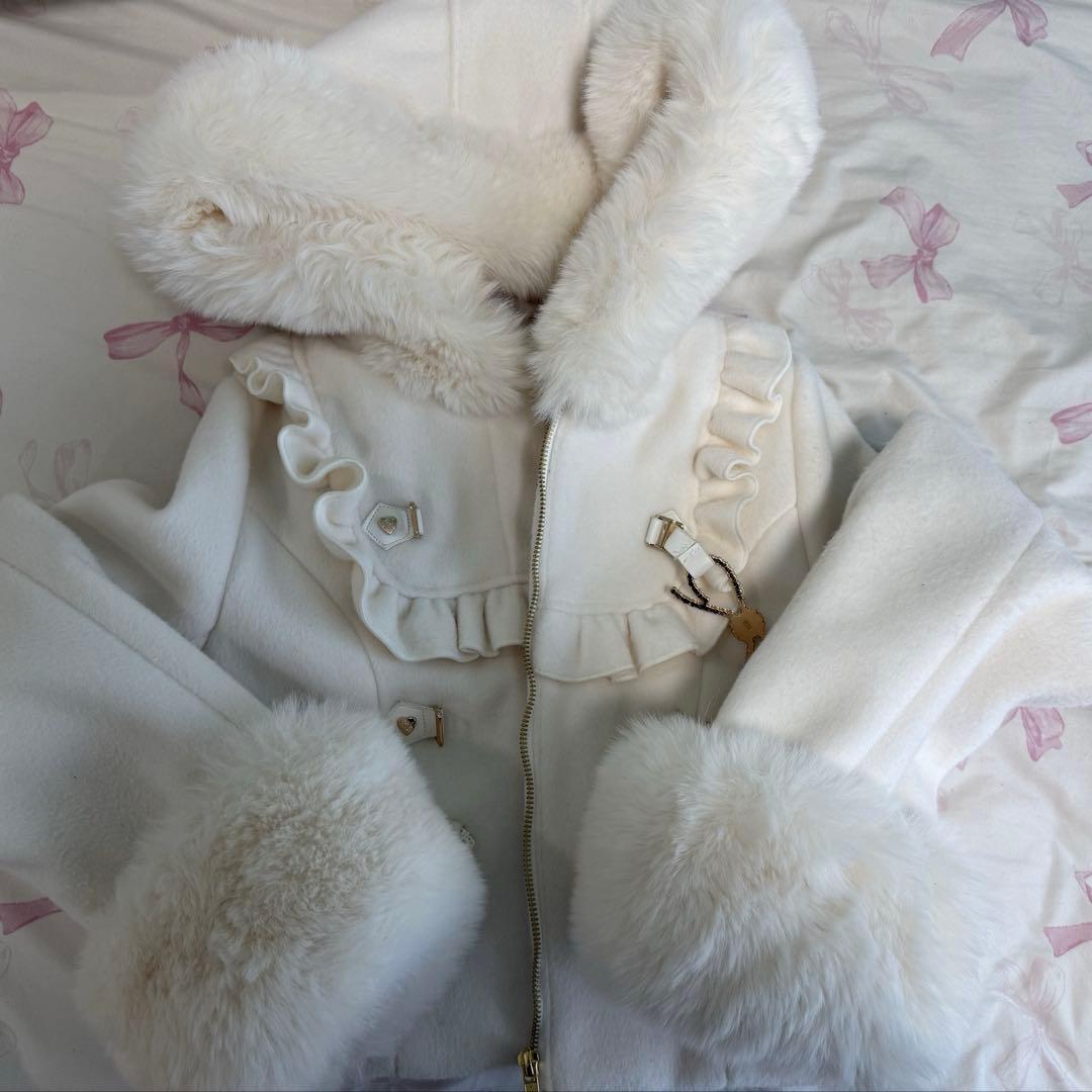 LIZLISA ビジューリボンショートフードコート 白 - メルカリ