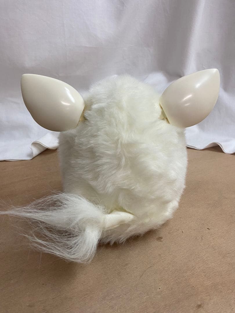Furby ホワイト 箱付き　動作確認済み