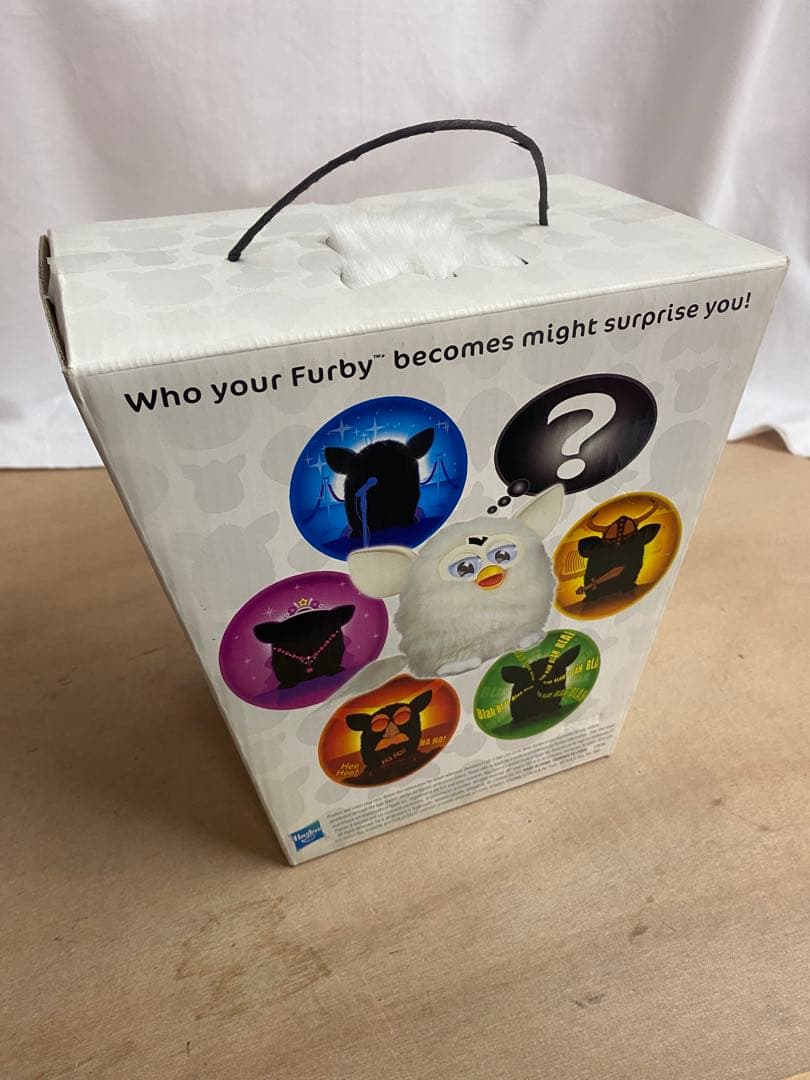 Furby ホワイト 箱付き　動作確認済み